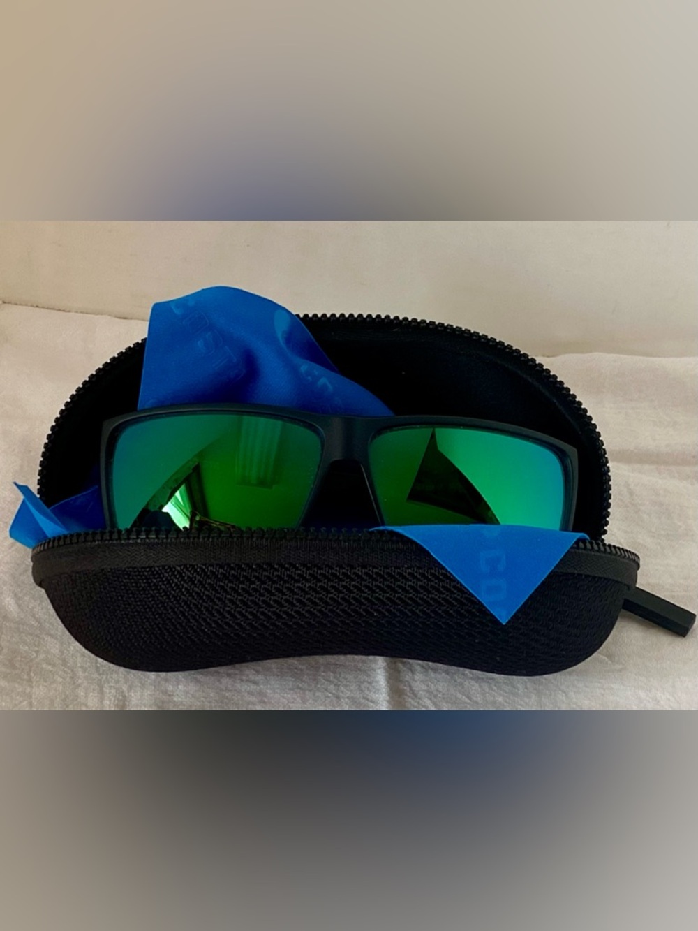 Costa Del Mar Rincon Matte Black / Green Mirror Polarized Glass 580G 63-11-140